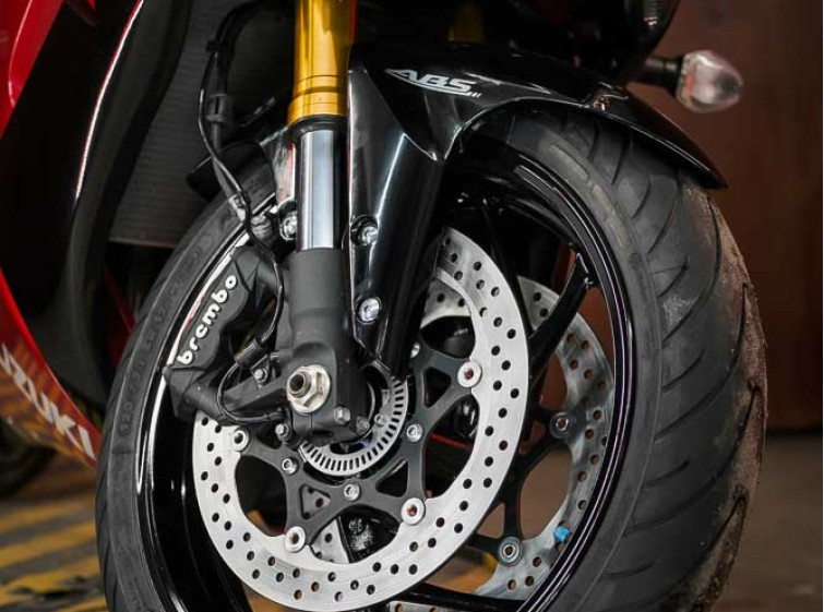 Мотоцикл Suzuki GSX-S1000F с пробегом 10571 км