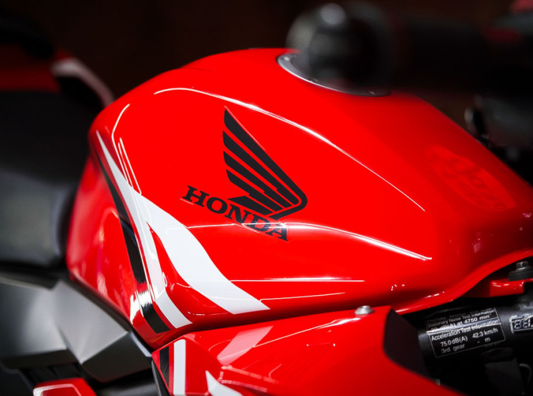 Мотоцикл Honda CBR400R ABS с пробегом 9620 км