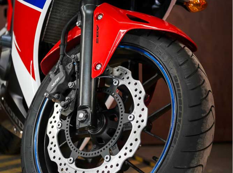 Мотоцикл Honda CBR400R ABS с пробегом 18003 км