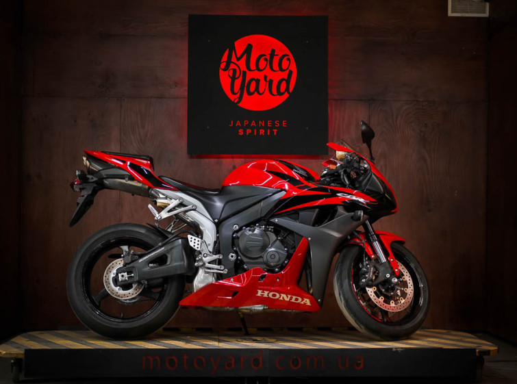 Мотоцикл Honda CBR600RR Новый с пробегом 10577 км