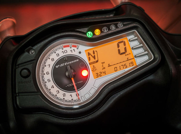 Мотоцикл Suzuki V-Strom DL650 с пробегом 17519 км