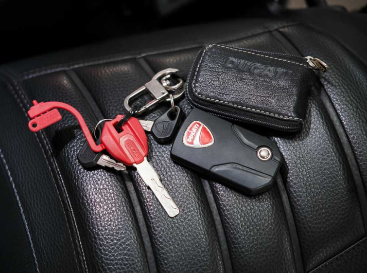 Мотоцикл Ducati Diavel Strada 1200 с пробегом 12931 км