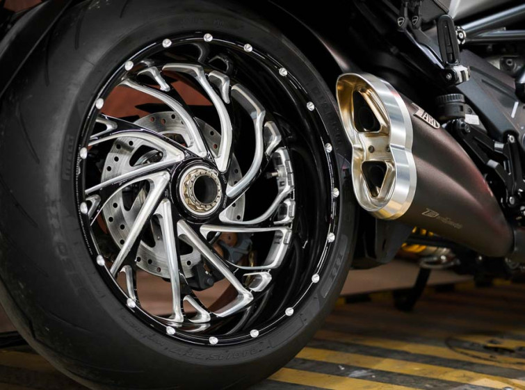 Мотоцикл Ducati Diavel Strada 1200 с пробегом 12931 км