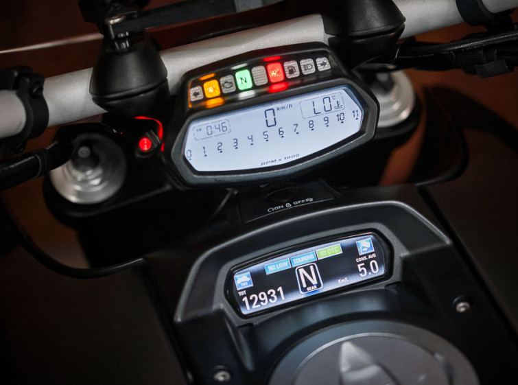 Мотоцикл Ducati Diavel Strada 1200 с пробегом 12931 км