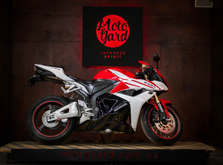 Мотоцикл Honda CBR600RR с пробегом 18744 км
