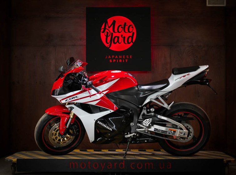 Мотоцикл Honda CBR600RR с пробегом 18744 км