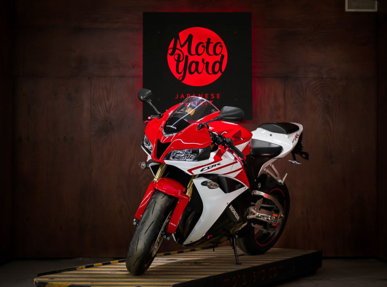 Мотоцикл Honda CBR600RR с пробегом 18744 км