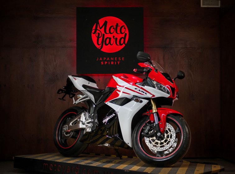 Мотоцикл Honda CBR600RR с пробегом 18744 км