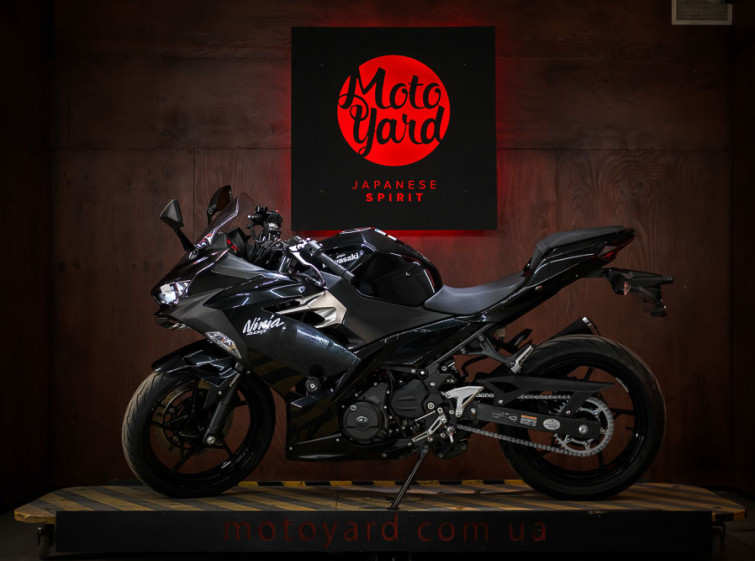 Мотоцикл Kawasaki Ninja 400 ABS с пробегом 8160 км