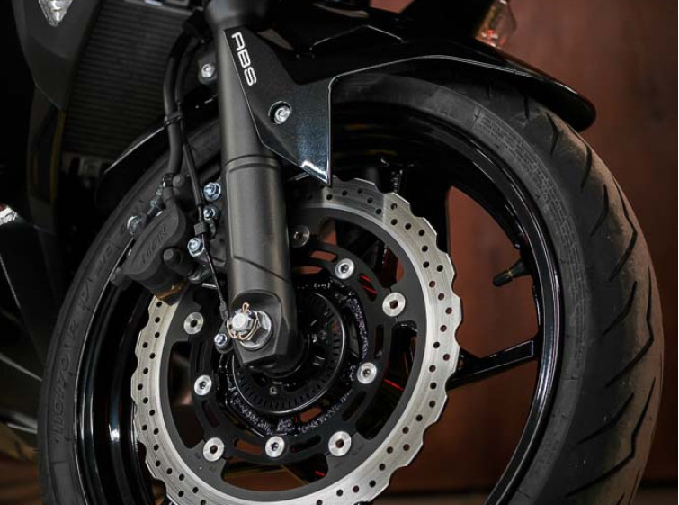 Мотоцикл Kawasaki Ninja 400 ABS с пробегом 8160 км