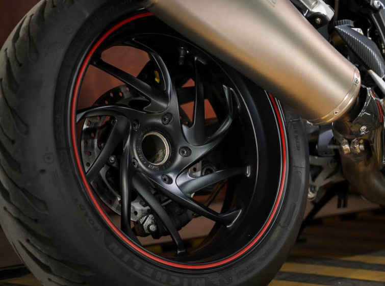 Мотоцикл BMW K1300R Состояние нового с пробегом 21802 км