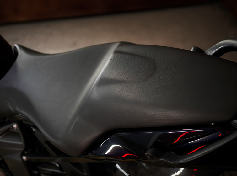 Мотоцикл BMW K1300R Состояние нового с пробегом 21802 км