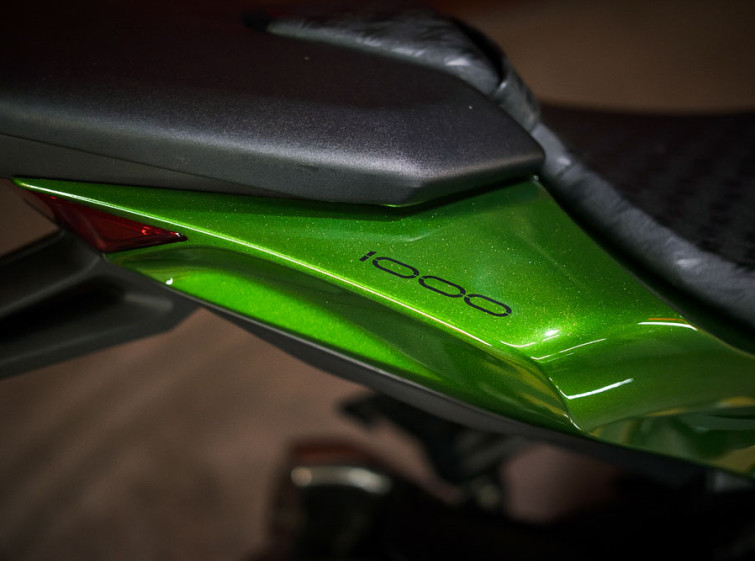 Мотоцикл Kawasaki Z1000 Состояние нового Максимальная комплектация с пробегом 4255 км
