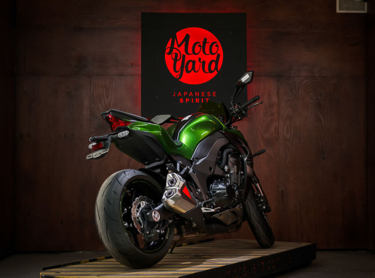 Мотоцикл Kawasaki Z1000 Состояние нового Максимальная комплектация с пробегом 4255 км