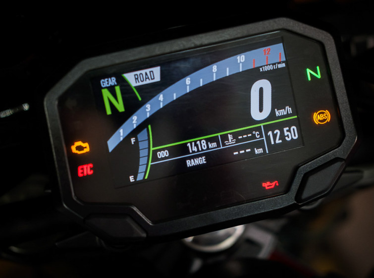 Мотоцикл Kawasaki Z900 Состояние Нового с пробегом 1418 км