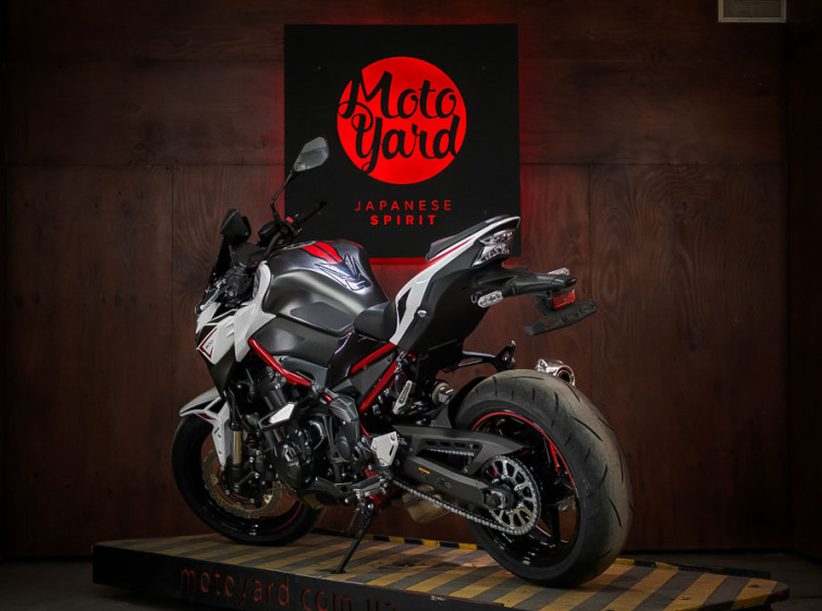 Мотоцикл Kawasaki Z900 Состояние Нового с пробегом 1418 км