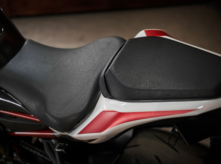 Мотоцикл Kawasaki Z900 Состояние Нового с пробегом 1418 км