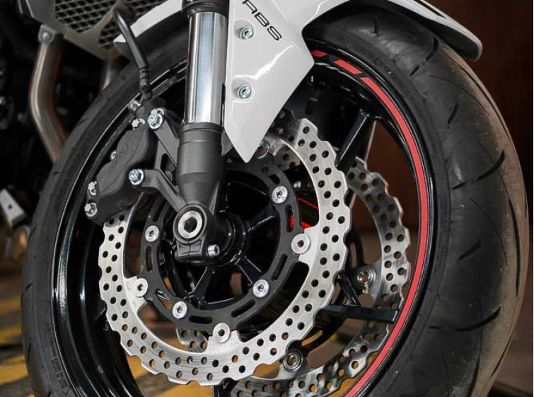 Мотоцикл Kawasaki Z900 Состояние Нового с пробегом 1418 км