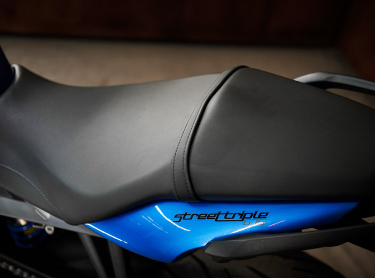 Мотоцикл Triumph Street Triple 675 ABS с пробегом 17521км