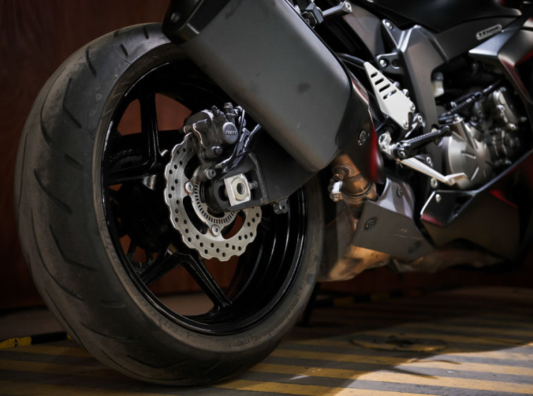 Мотоцикл Kawasaki Ninja 636 Traction с Режимами Движения с пробегом 6765 км