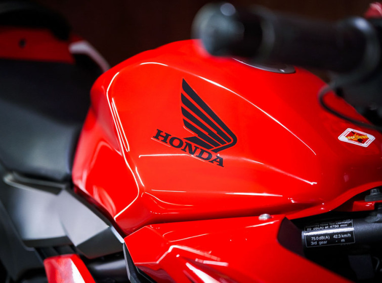 Мотоцикл Honda CBR400R ABS с пробегом 12996 км