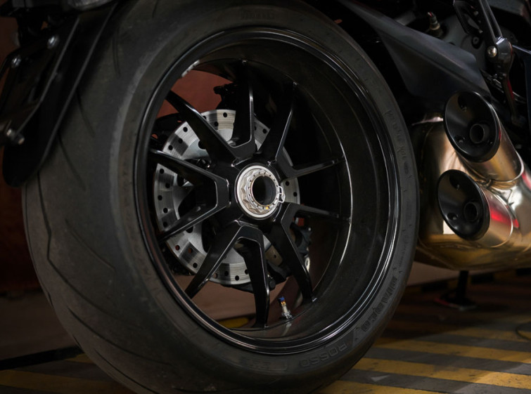 Мотоцикл Ducati Diavel 1260S с пробегом 15353 км