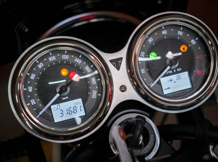 Мотоцикл Triumph Bonneville T100 ABS Traction с пробегом 31681 км