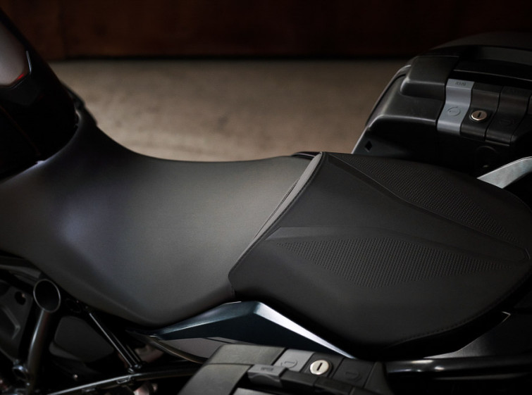 Мотоцикл BMW R1250R ABS з пробігом 6449 км