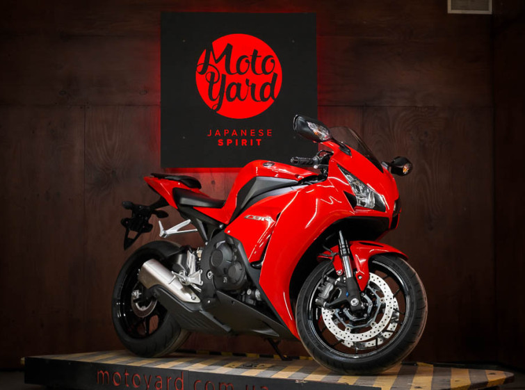Мотоцикл Honda CBR 1000RR с пробегом 3719 км