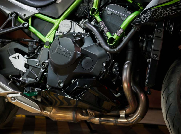 Мотоцикл Kawasaki ZH2 з пробігом 2264 км