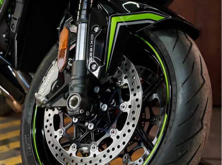 Мотоцикл Kawasaki ZH2 з пробігом 2264 км