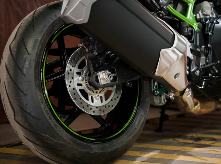 Мотоцикл Kawasaki ZH2 з пробігом 2264 км