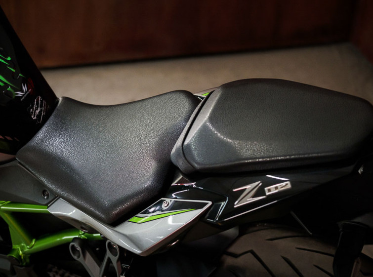 Мотоцикл Kawasaki ZH2 з пробігом 2264 км