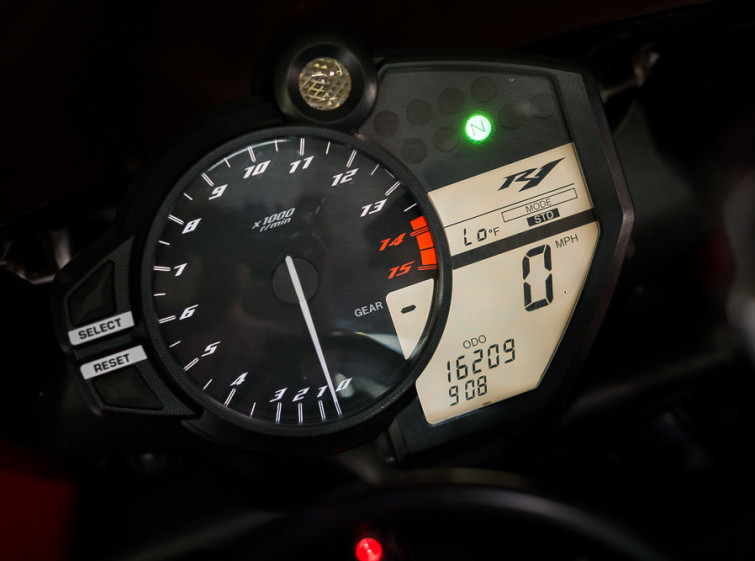 Мотоцикл Yamaha YZF-R1 с пробегом 16209 миль