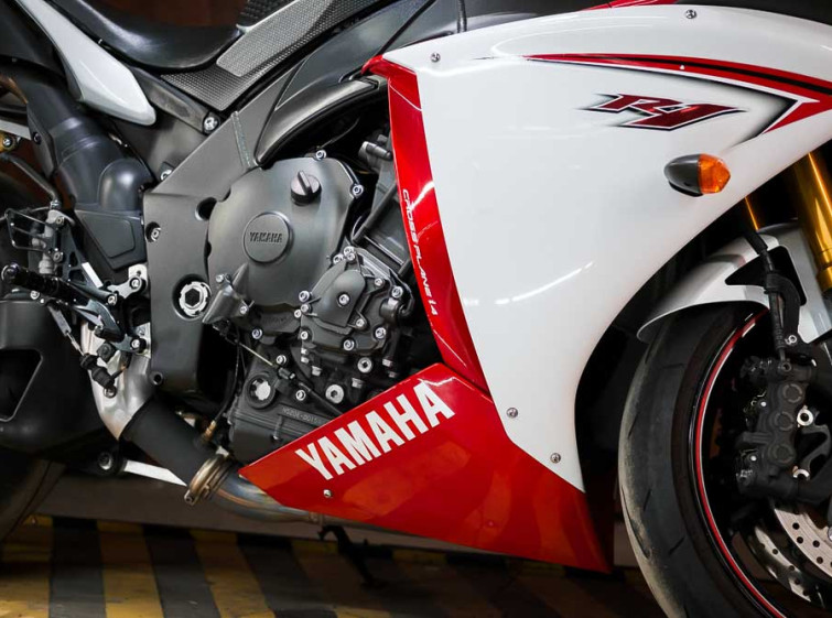 Мотоцикл Yamaha YZF-R1 с пробегом 16209 миль