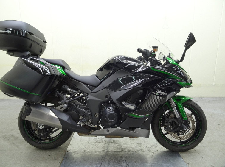 Мотоцикл Kawasaki Ninja 1000 с пробегом 1570 км