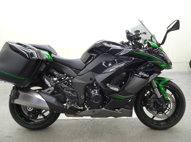 Мотоцикл Kawasaki Ninja 1000 с пробегом 4136 км
