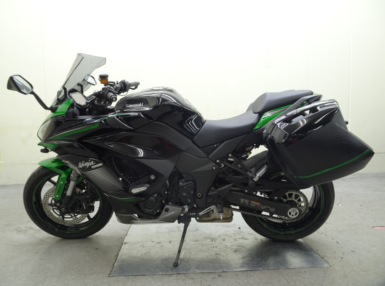 Мотоцикл Kawasaki Ninja 1000 с пробегом 4136 км