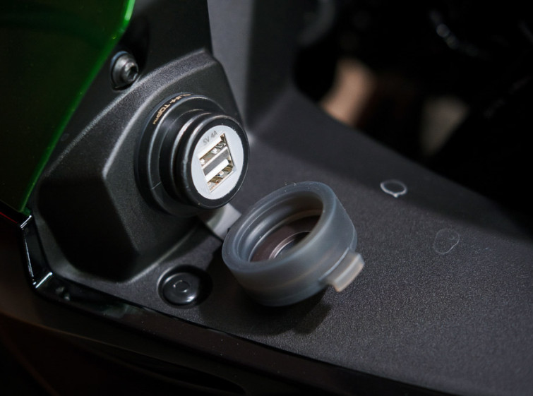 Мотоцикл Kawasaki Ninja 1000 с пробегом 4136 км