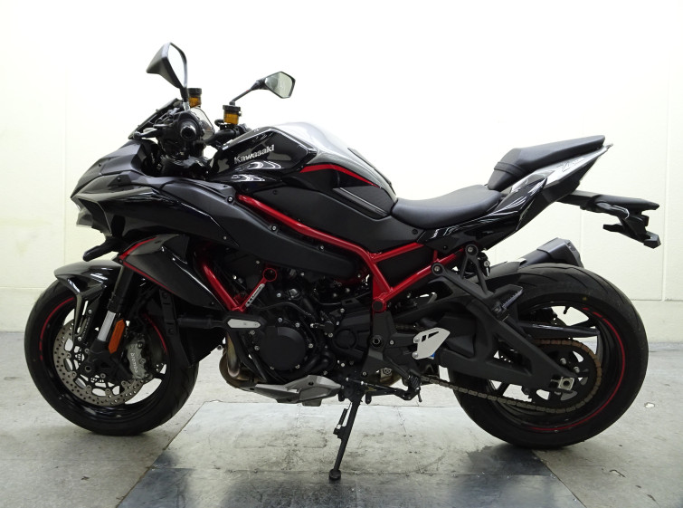 Мотоцикл Kawasaki ZH2 с пробегом 3628 км