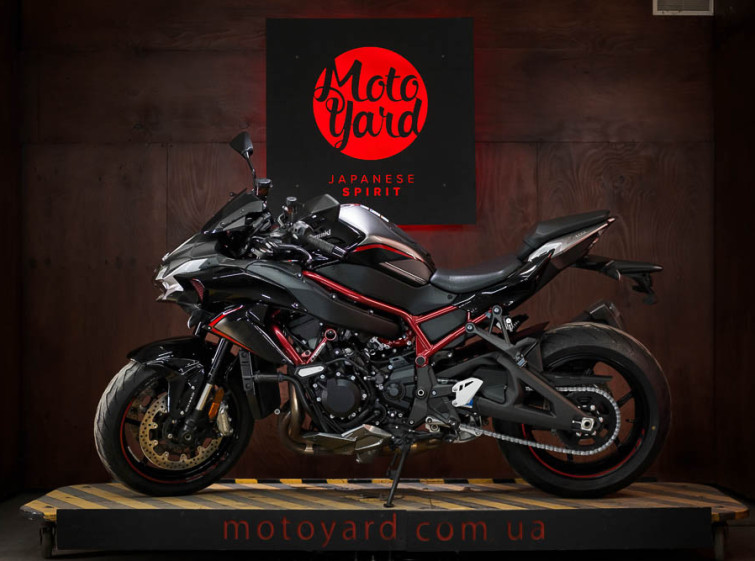 Мотоцикл Kawasaki ZH2 с пробегом 3628 км