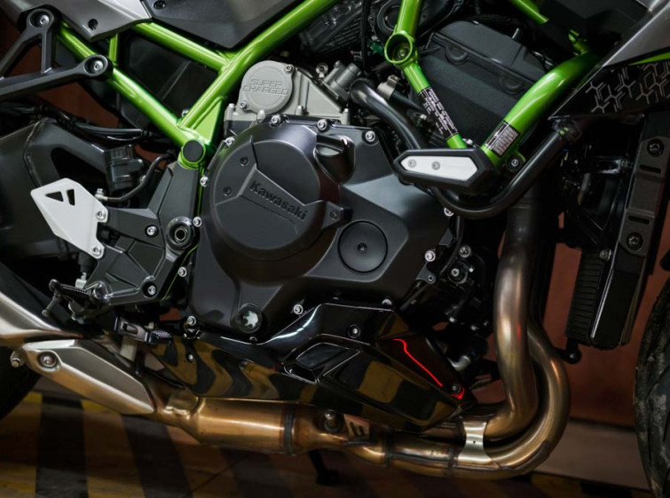 Мотоцикл Kawasaki ZH2 с пробегом 4247 км