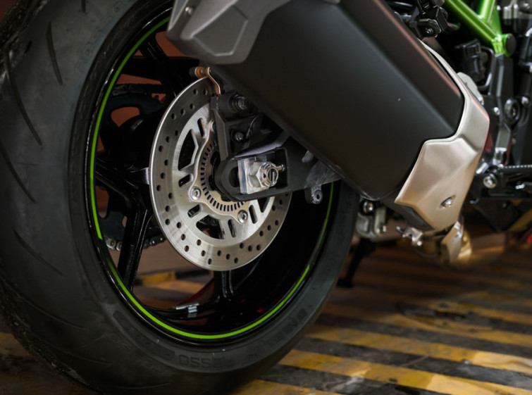 Мотоцикл Kawasaki ZH2 с пробегом 4247 км