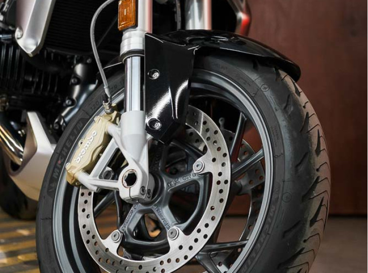 Мотоцикл BMW R1250R с пробегом 1725 км