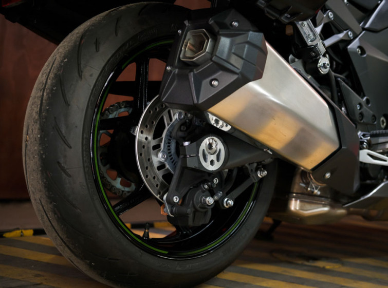 Мотоцикл Kawasaki Ninja 1000 с пробегом 5990 км