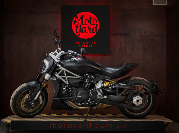 Мотоцикл Ducati X Diavel з пробігом 14989 км