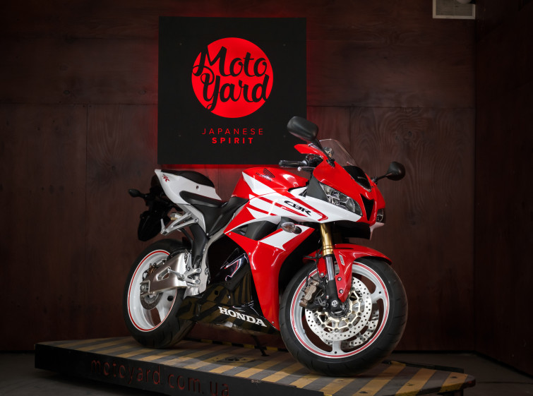 Мотоцикл Honda CBR600RR ABS с пробегом 4154 км
