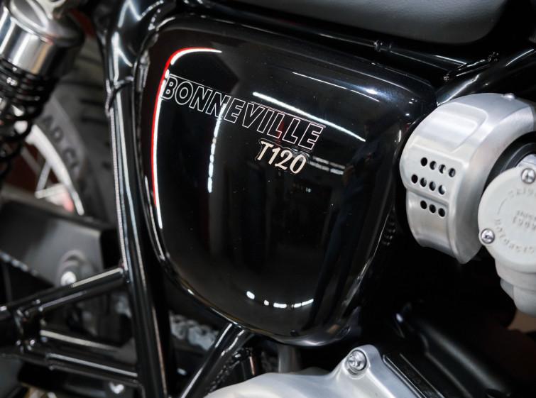 Мотоцикл Triumph Bonneville 120 з пробігом 1122 км