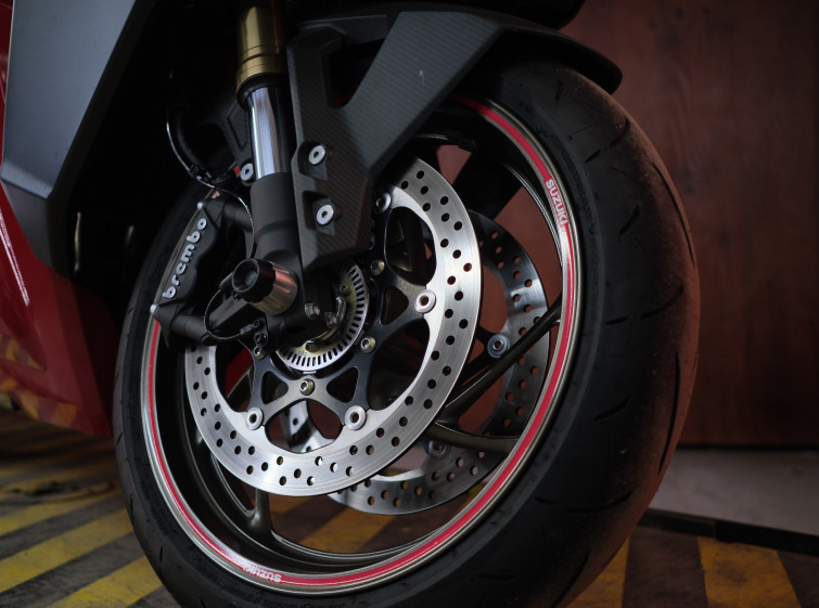Мотоцикл SUZUKI GSX-S1000GT з пробігом 4942 км