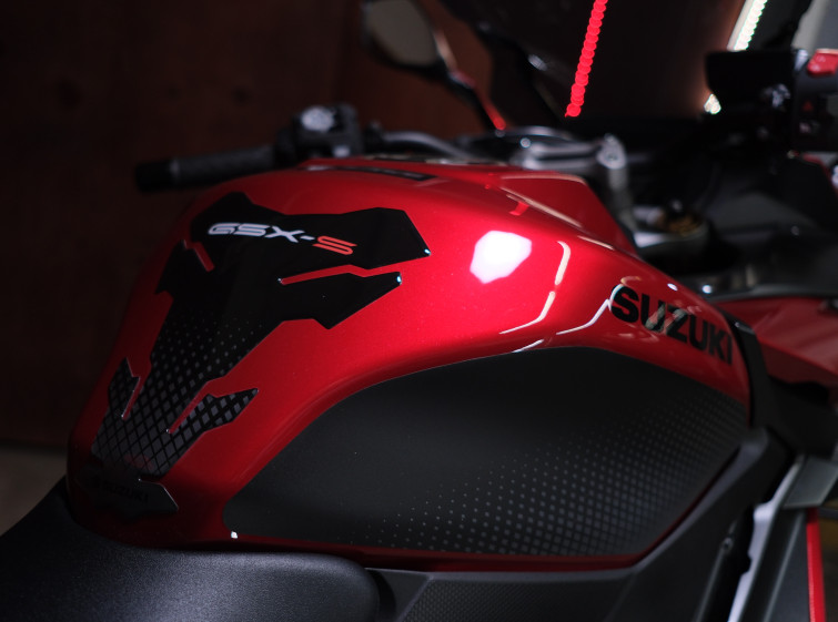 Мотоцикл SUZUKI GSX-S1000GT з пробігом 4942 км